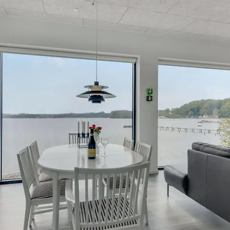 Florinda - 10m From The Sea By Interhome *