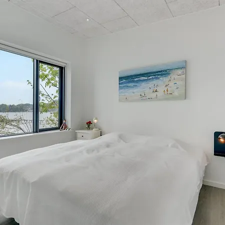 Florinda - 10m From The Sea By Interhome