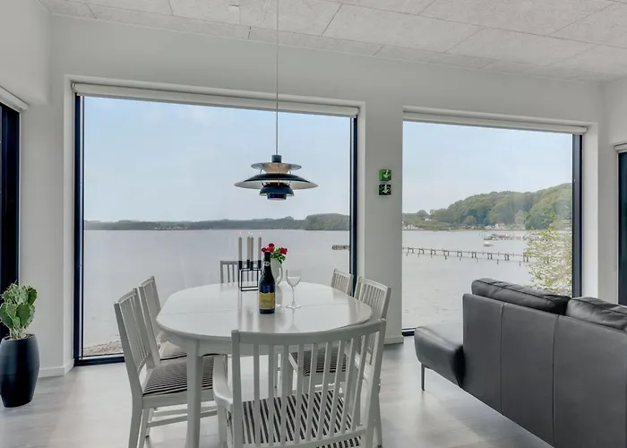 Florinda - 10m From The Sea By Interhome *