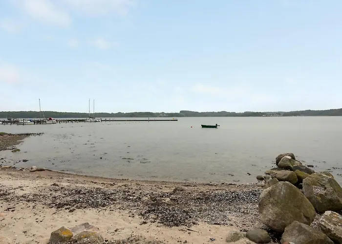 Florinda - 10m From The Sea By Interhome *